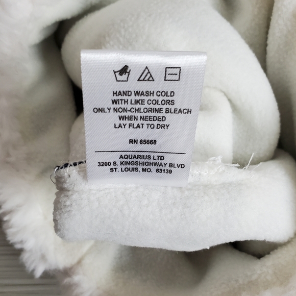 NWT Fila Women's Peacoat Sherpa Cuff Beanie - Picture 5 of 7